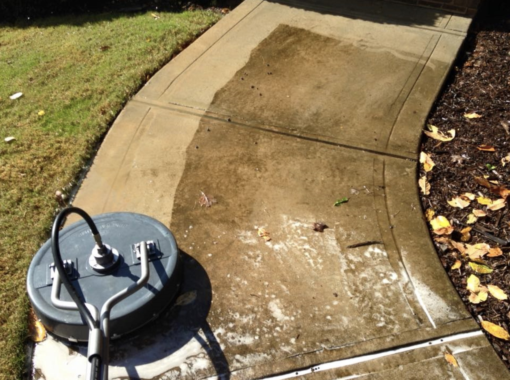 Machine concrete cleaning